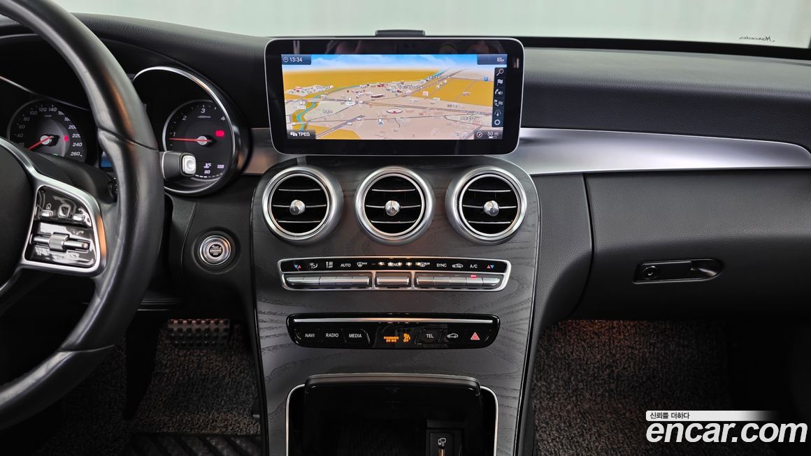 Mercedes-Benz C-Class 2019