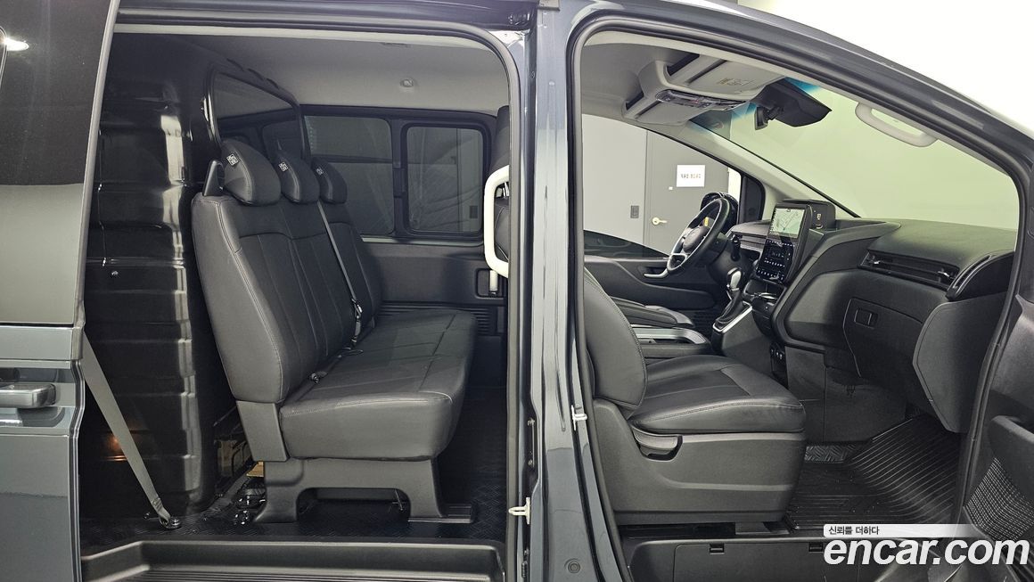 Hyundai Staria 2025
