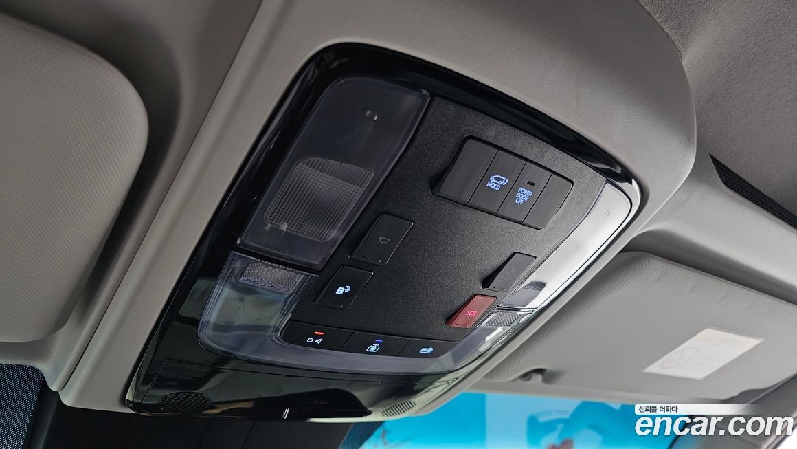Hyundai Staria 2025