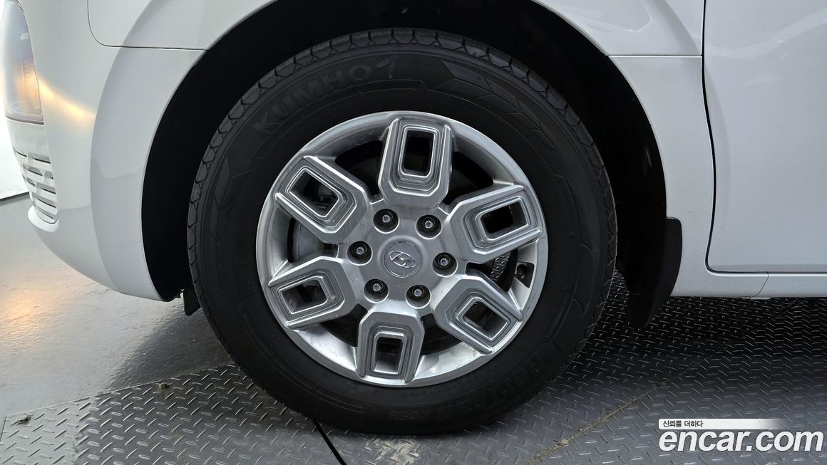 Hyundai Staria 2023
