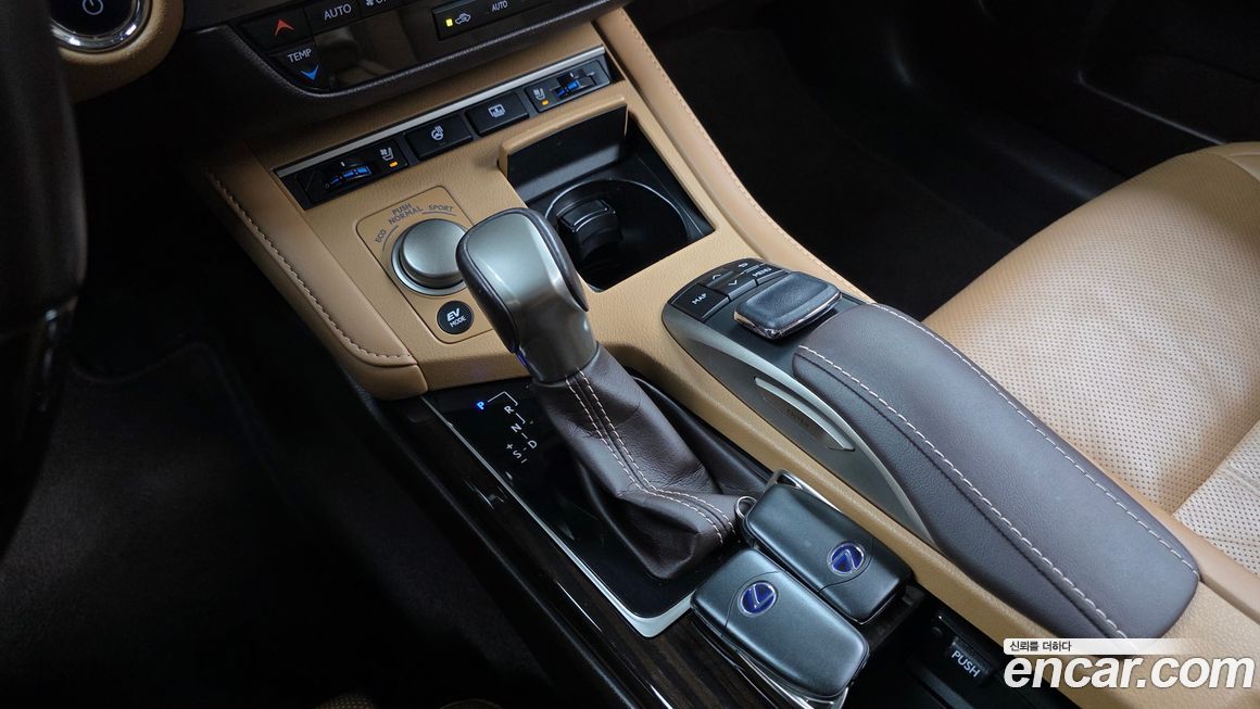 Lexus ES 2018