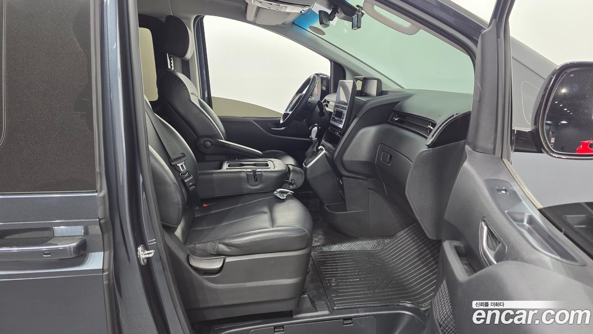 Hyundai Staria 2022