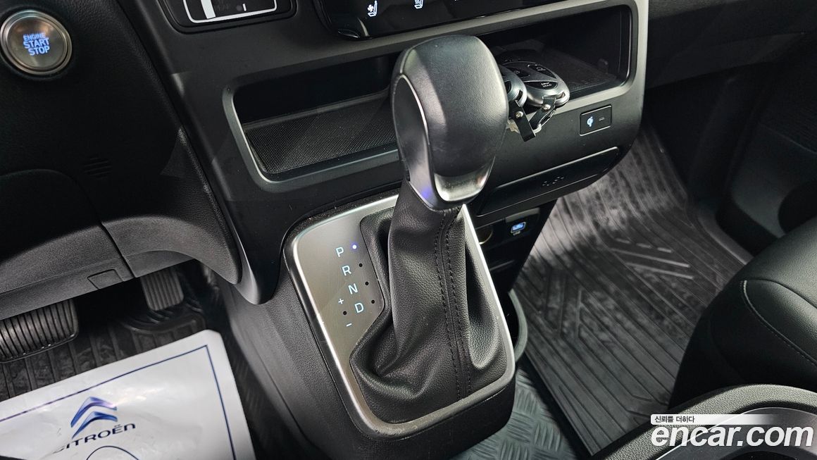 Hyundai Staria 2025