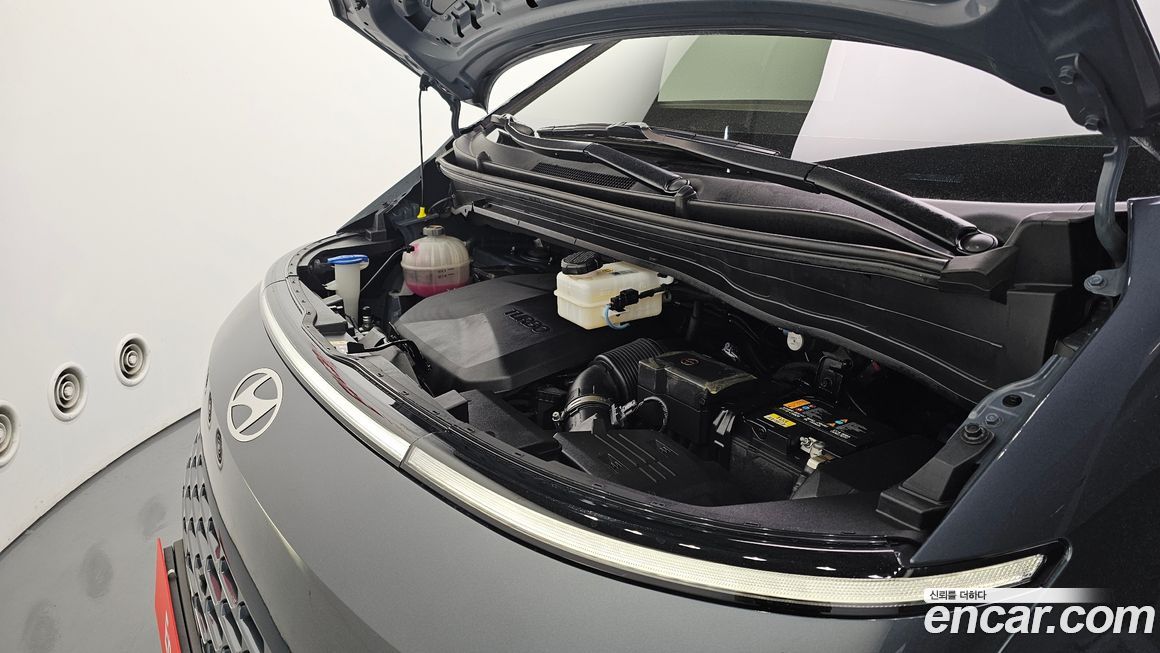 Hyundai Staria 2025