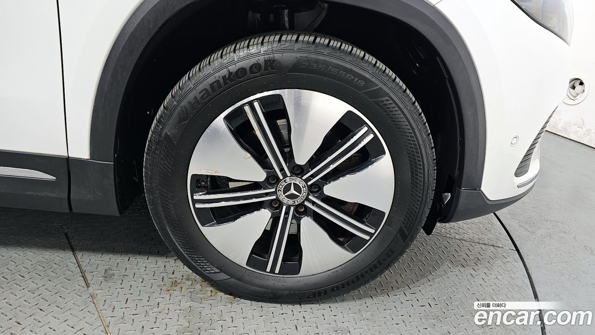Mercedes-Benz EQA 2021