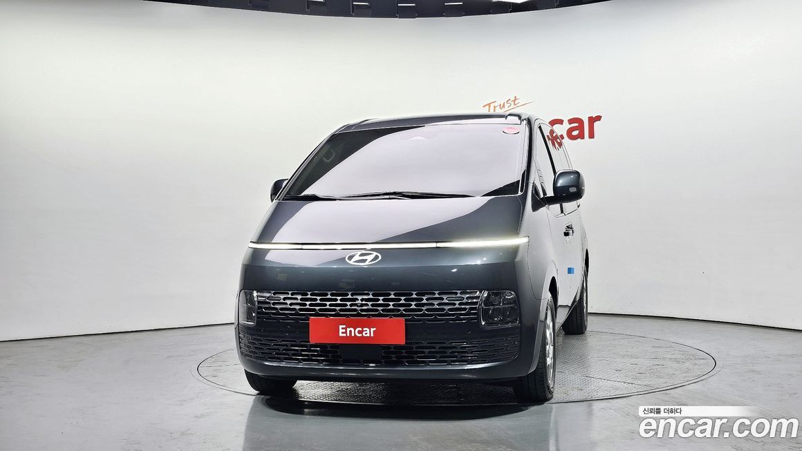 Hyundai Staria 2025
