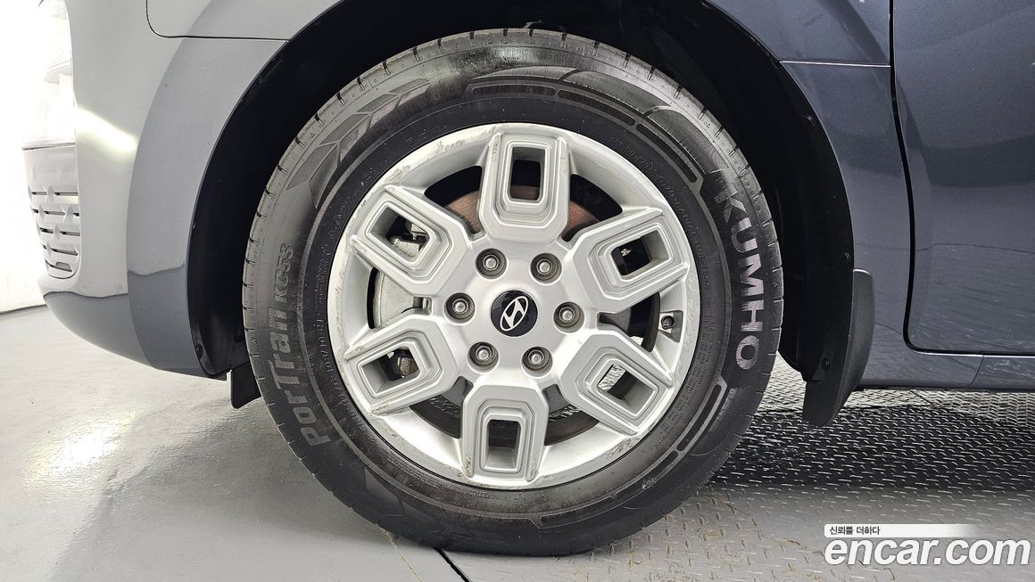 Hyundai Staria 2025