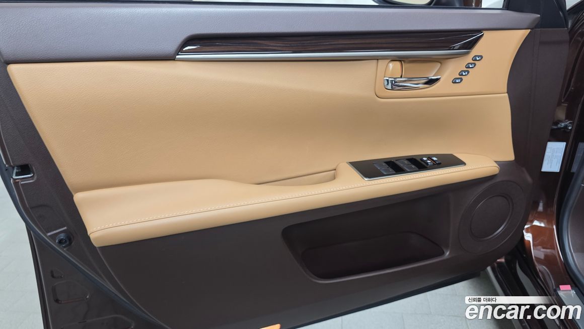Lexus ES 2018