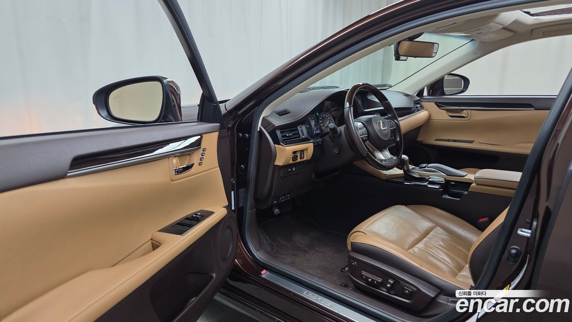 Lexus ES 2018