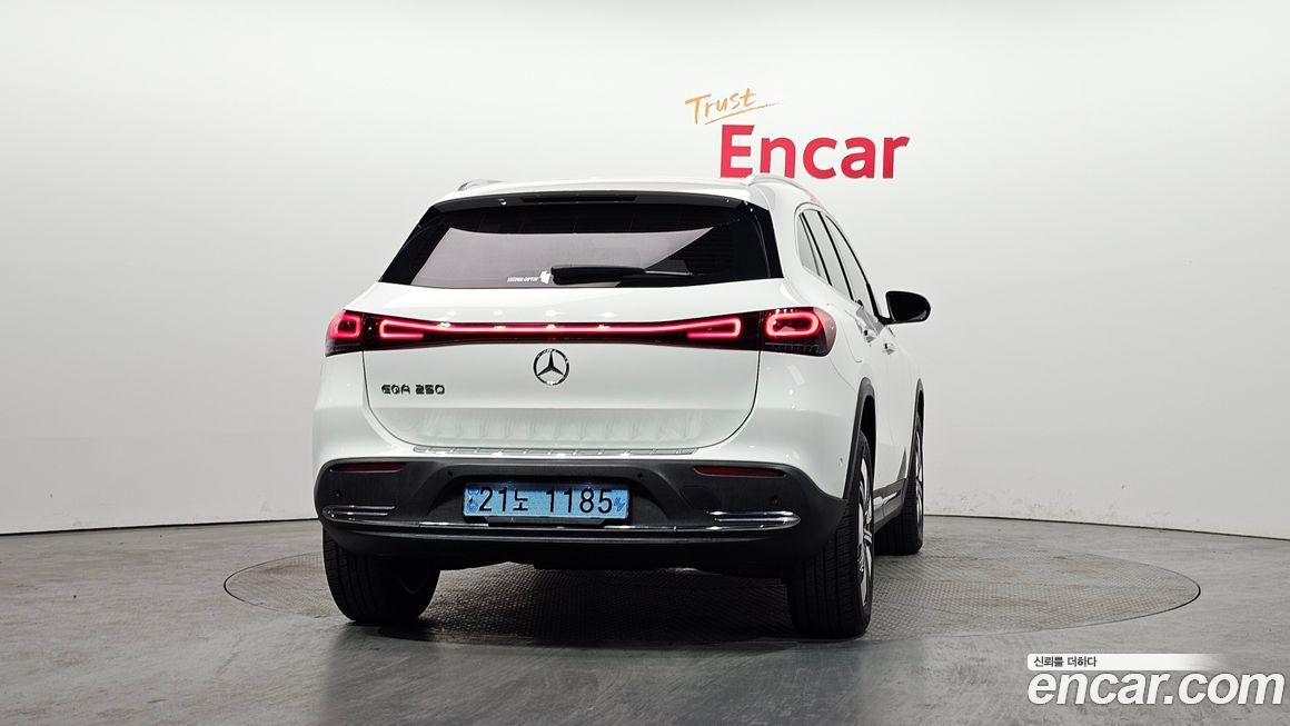 Mercedes-Benz EQA 2021