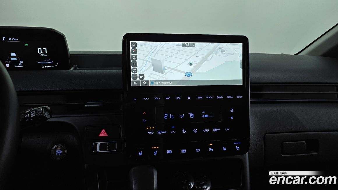 Hyundai Staria 2025