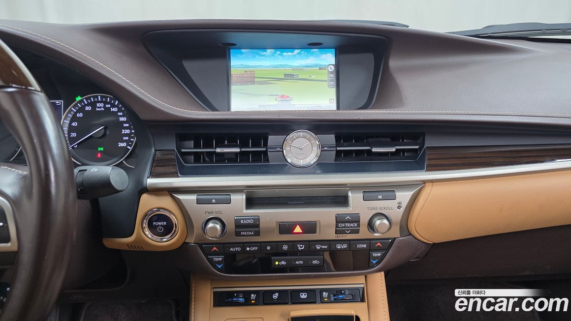 Lexus ES 2018