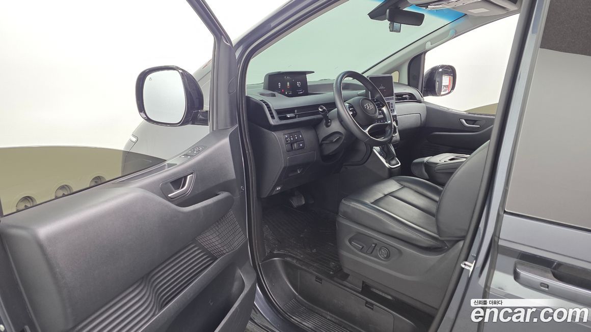 Hyundai Staria 2022