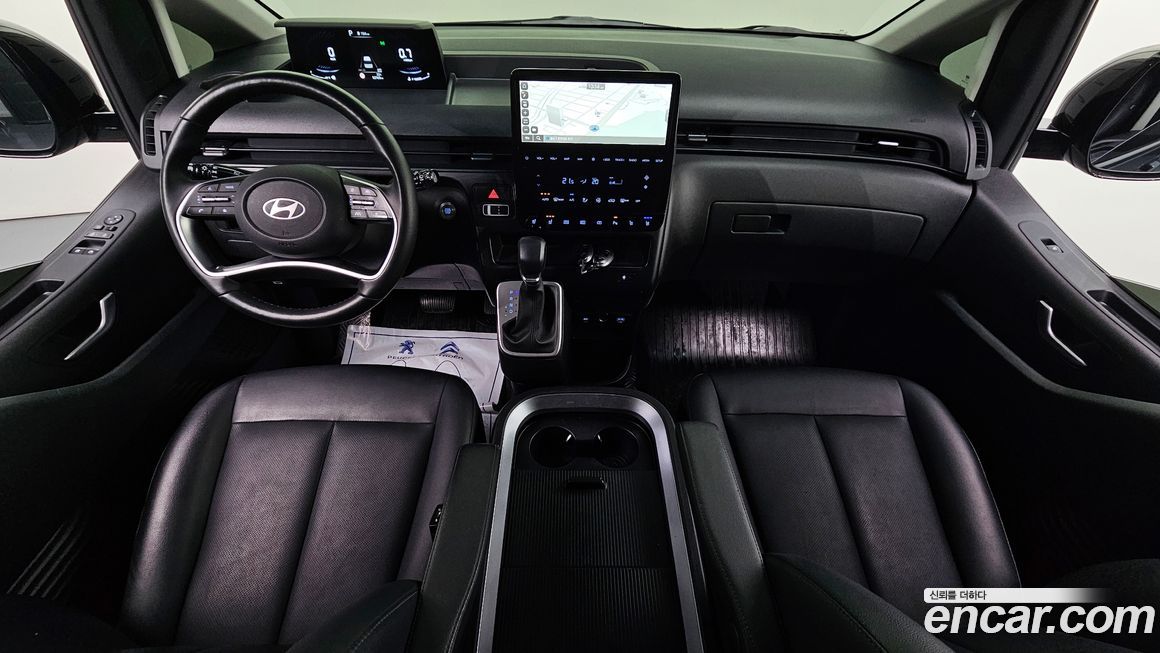 Hyundai Staria 2025