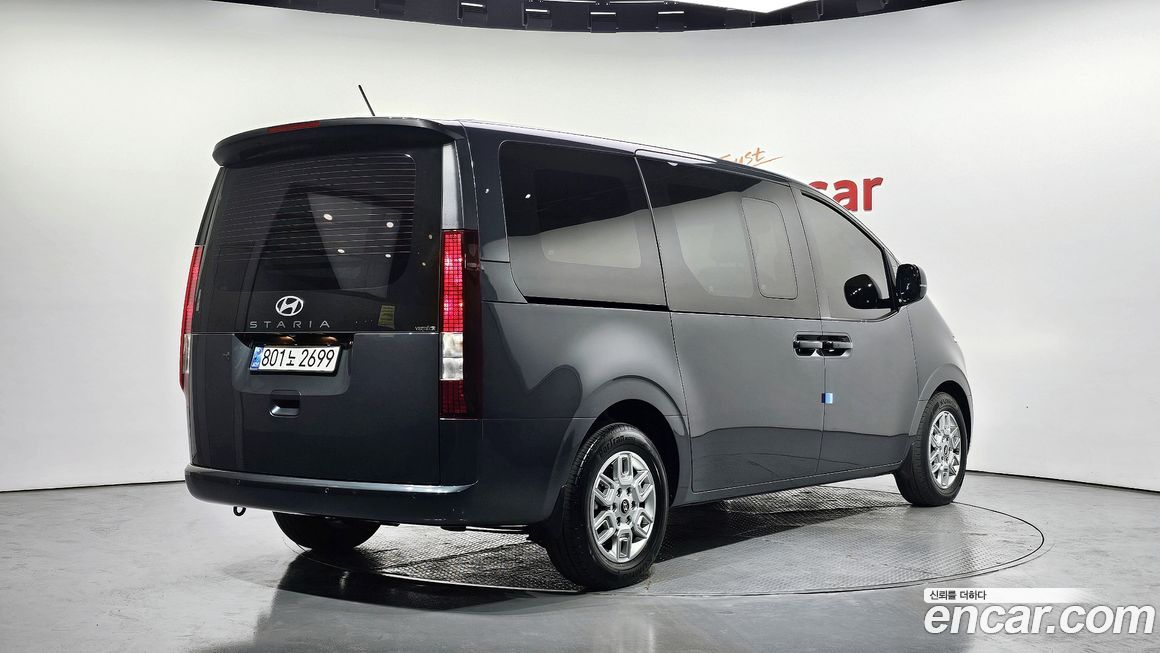 Hyundai Staria 2025