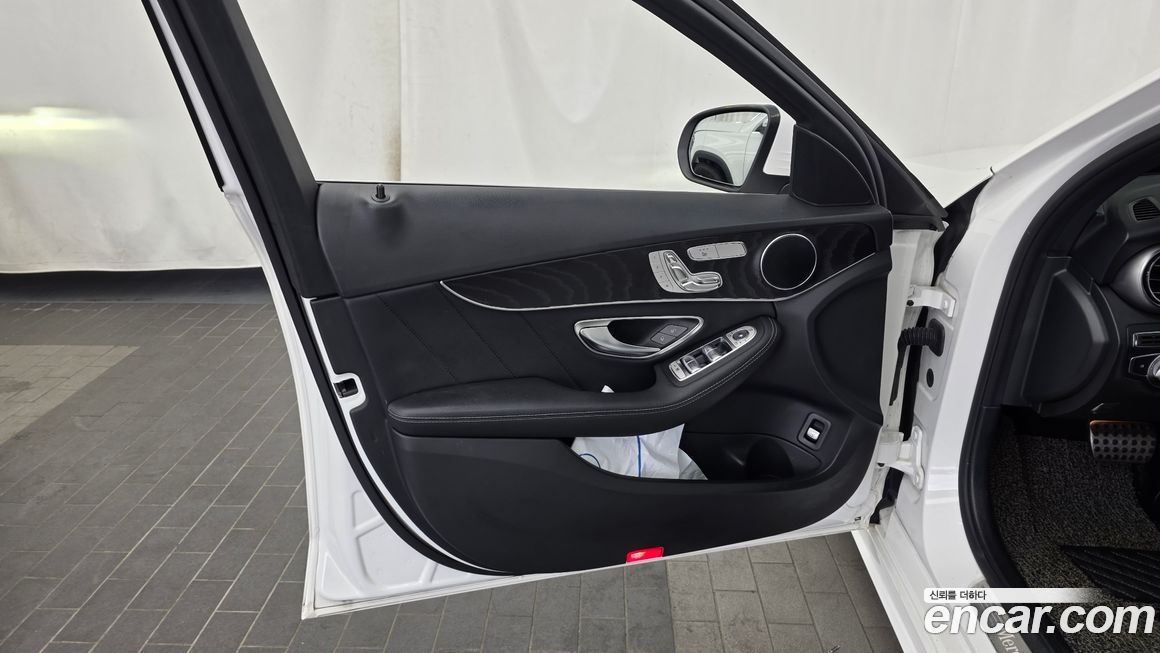 Mercedes-Benz C-Class 2019