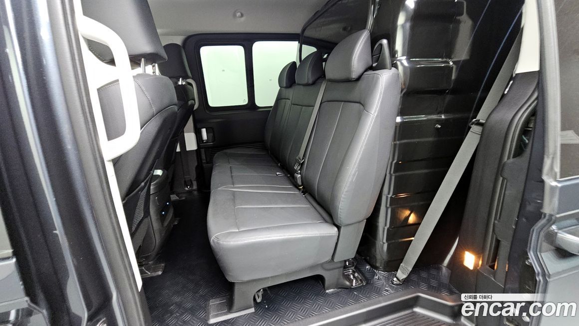 Hyundai Staria 2025
