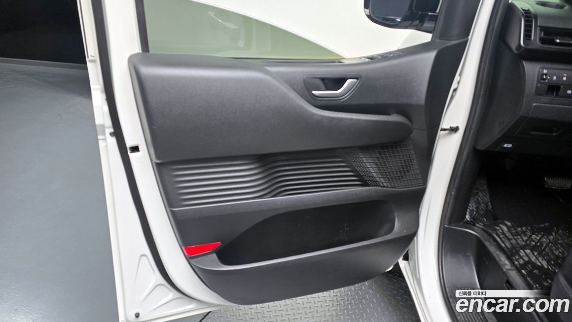 Hyundai Staria 2023