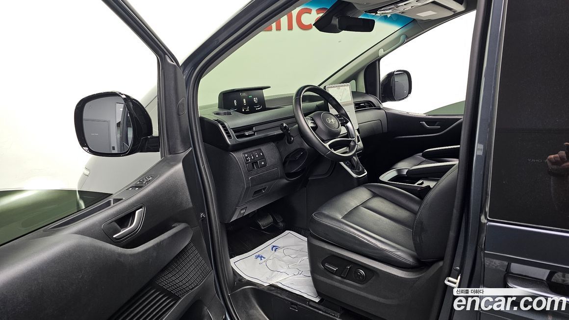 Hyundai Staria 2025