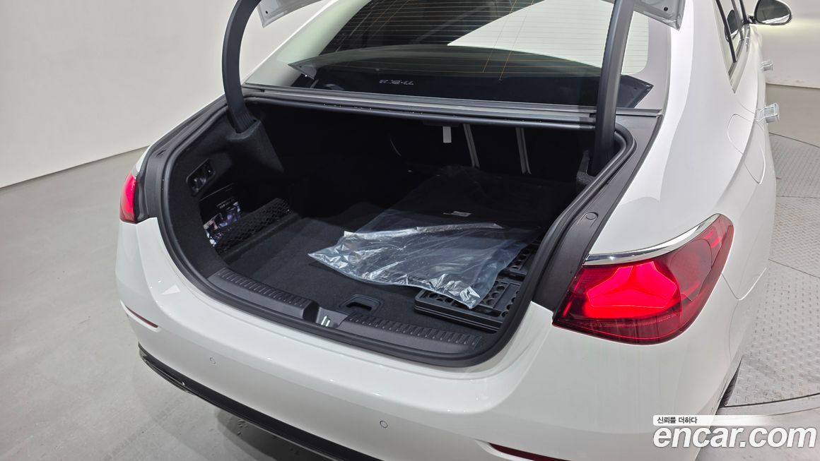 Mercedes-Benz E-Class 2026