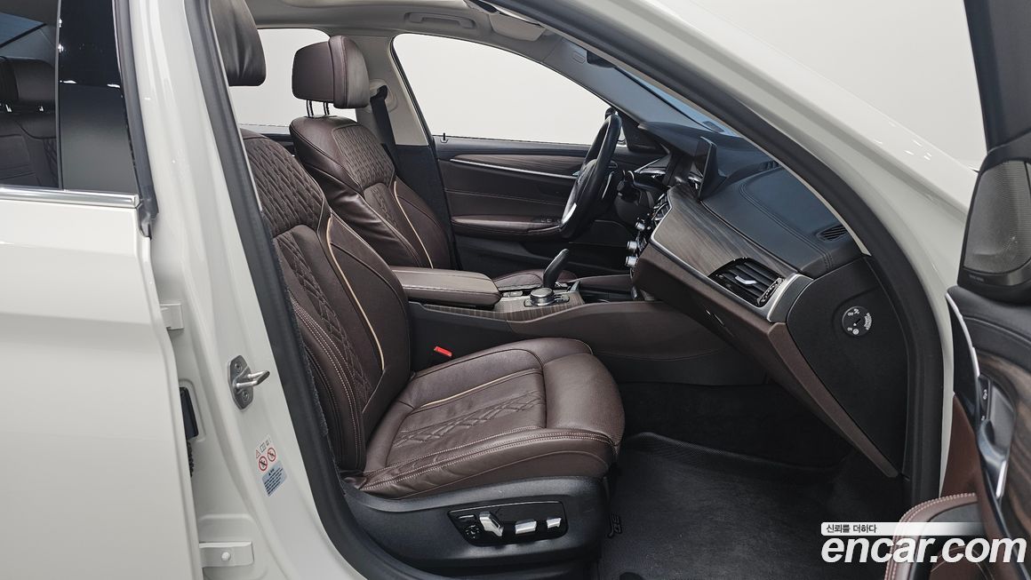 BMW 5-Series 2020