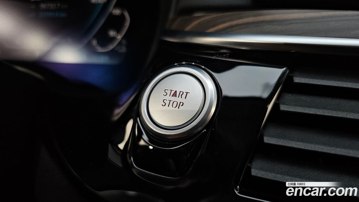 BMW 5-Series 2020