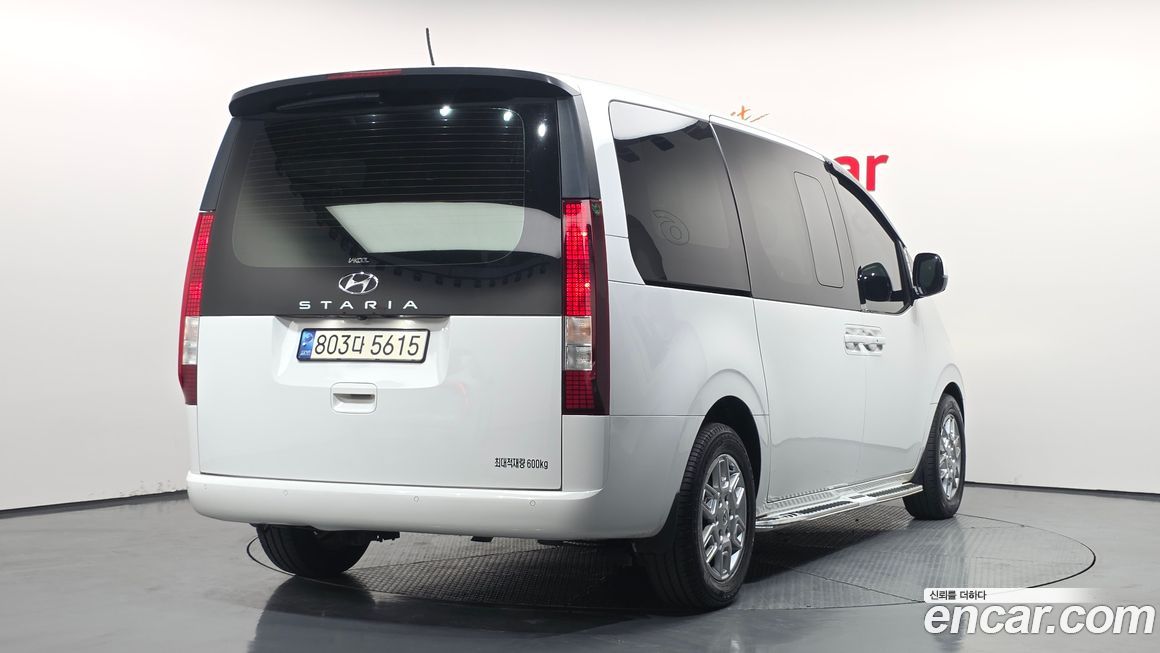 Hyundai Staria 2022