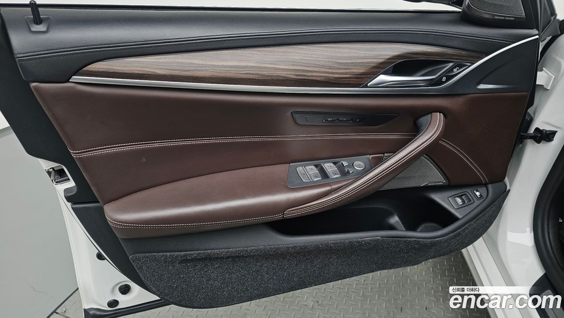 BMW 5-Series 2020