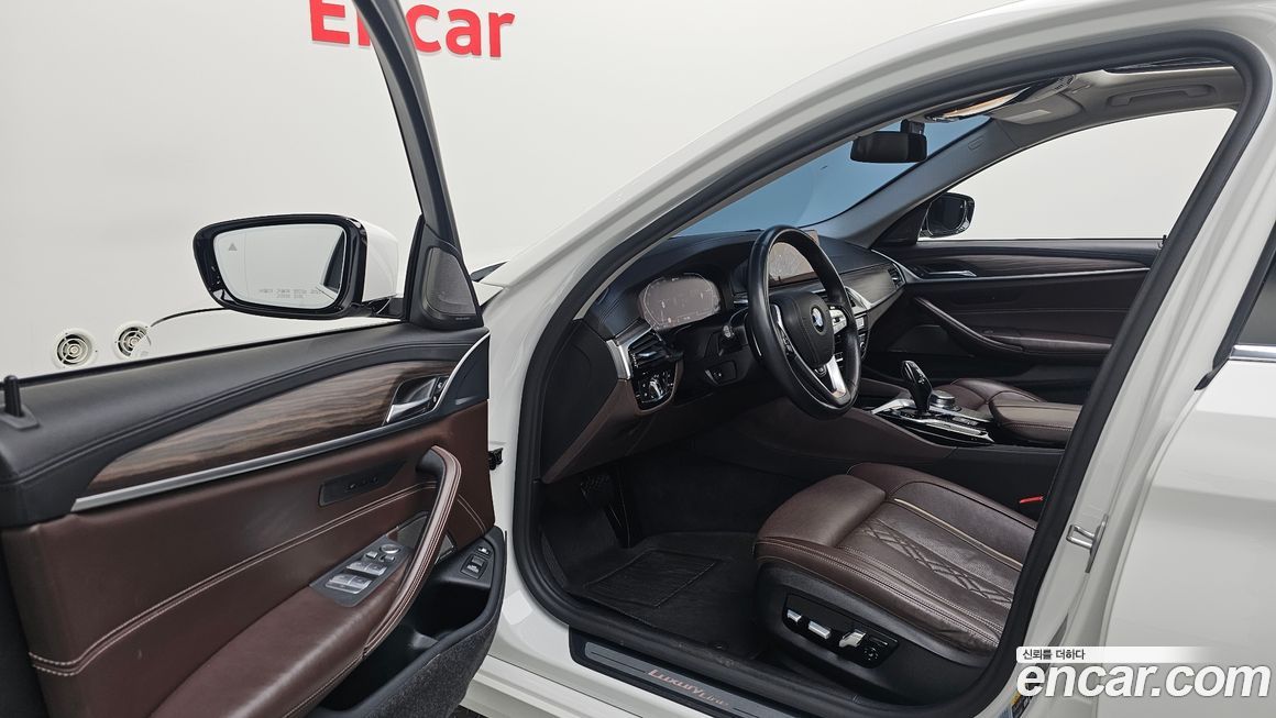 BMW 5-Series 2020