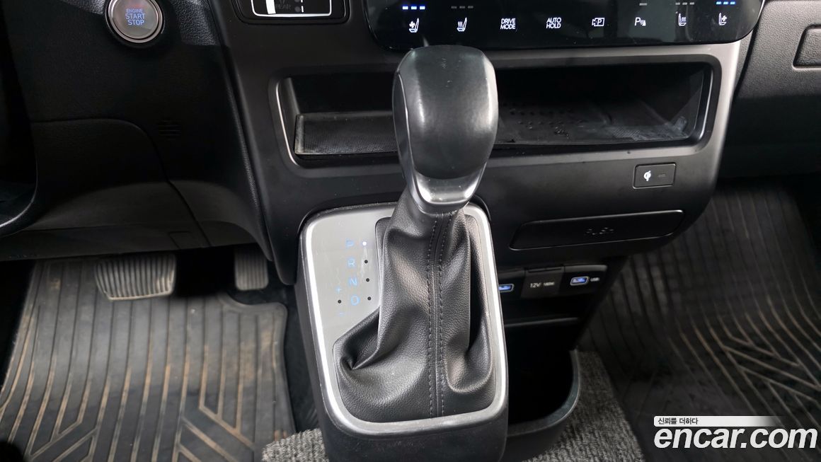 Hyundai Staria 2022