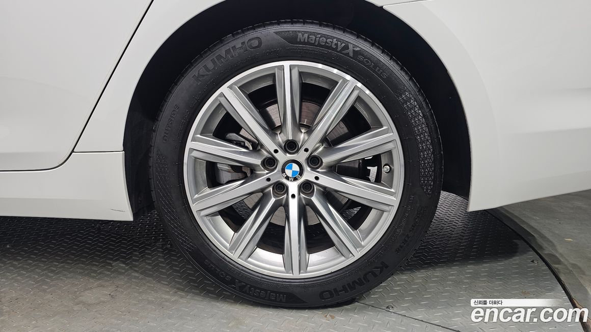 BMW 5-Series 2020