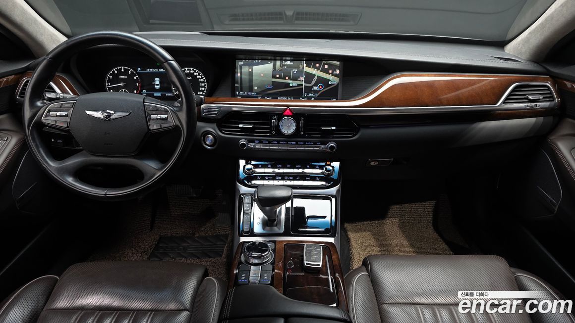 Genesis EQ900 2017
