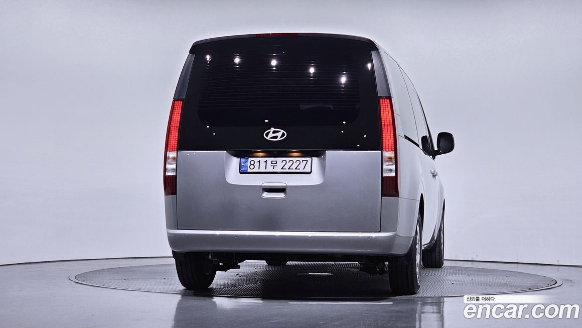 Hyundai Staria 2025