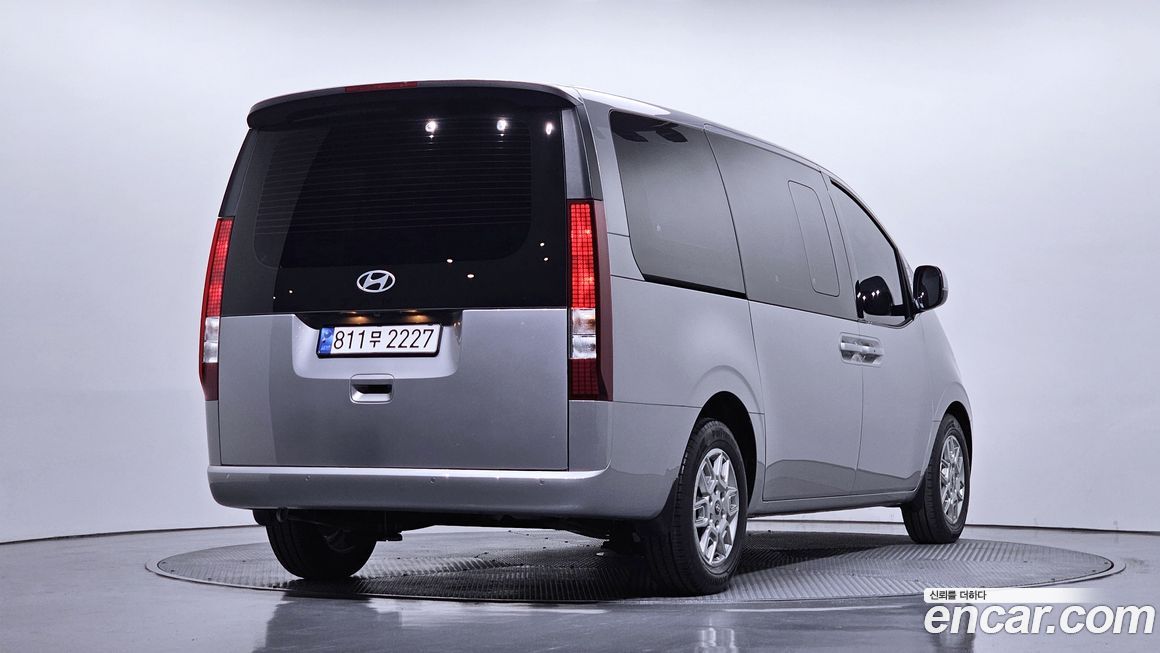 Hyundai Staria 2025
