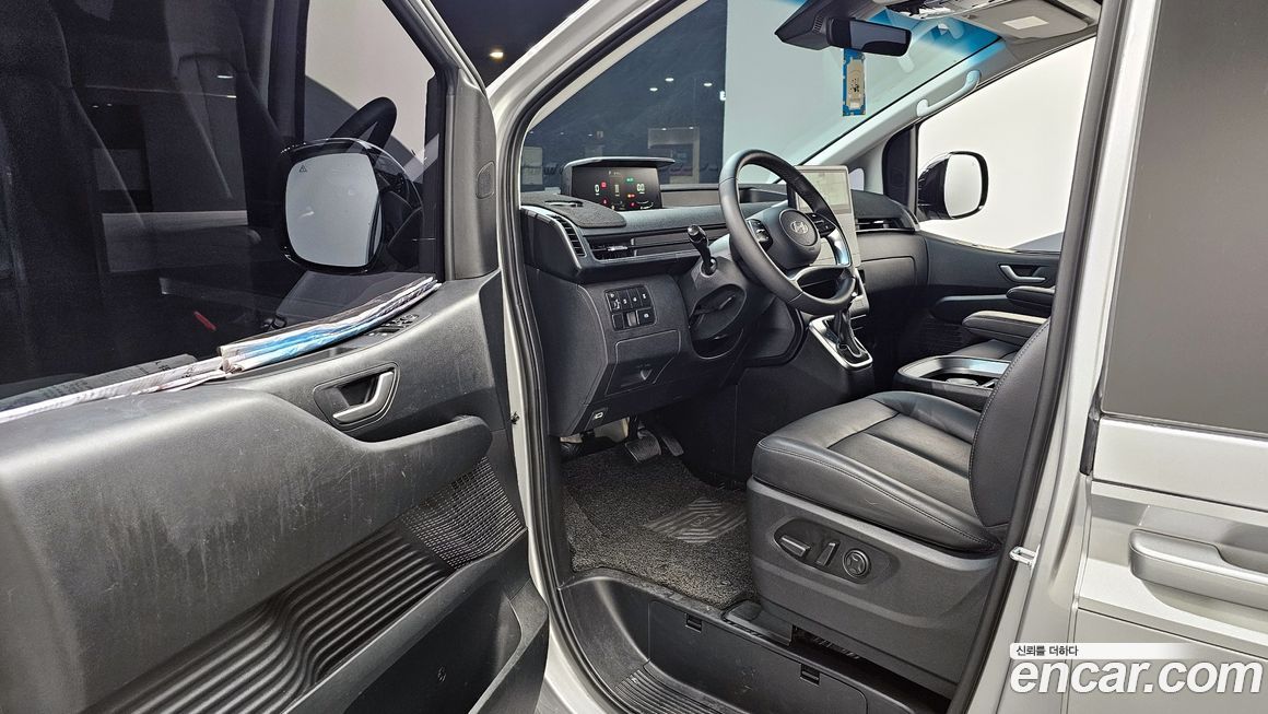 Hyundai Staria 2025