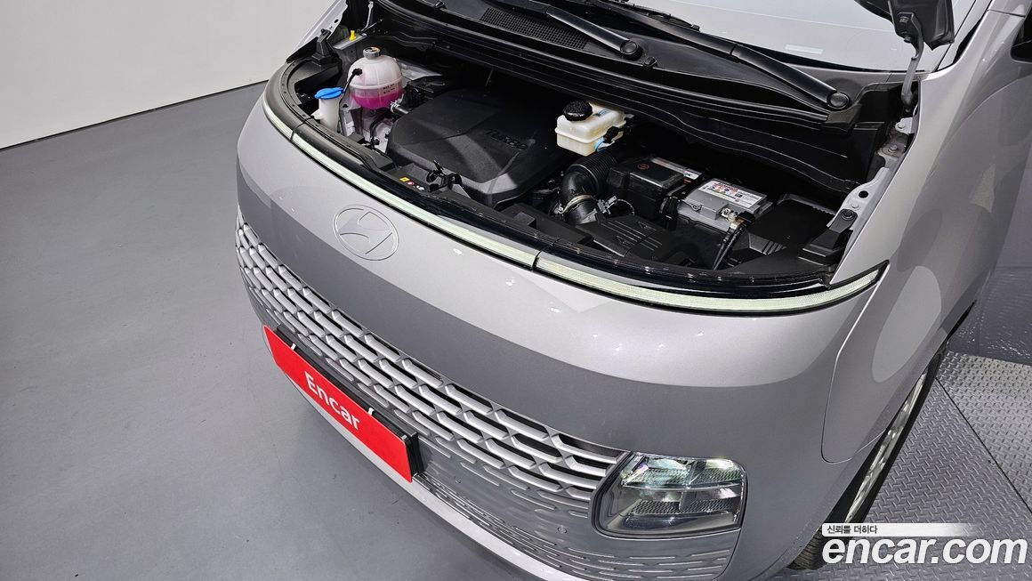 Hyundai Staria 2025