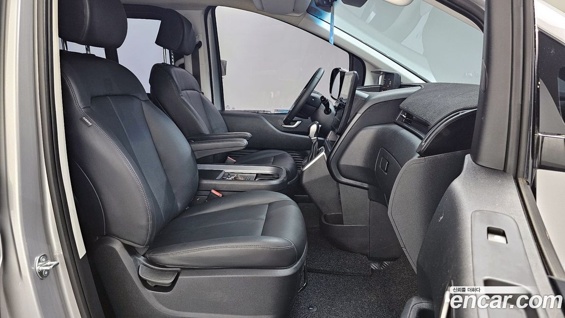 Hyundai Staria 2025