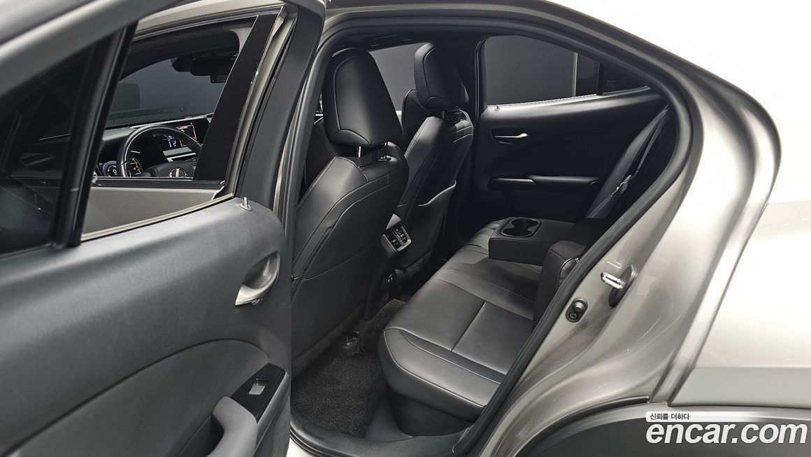 Lexus UX 2020