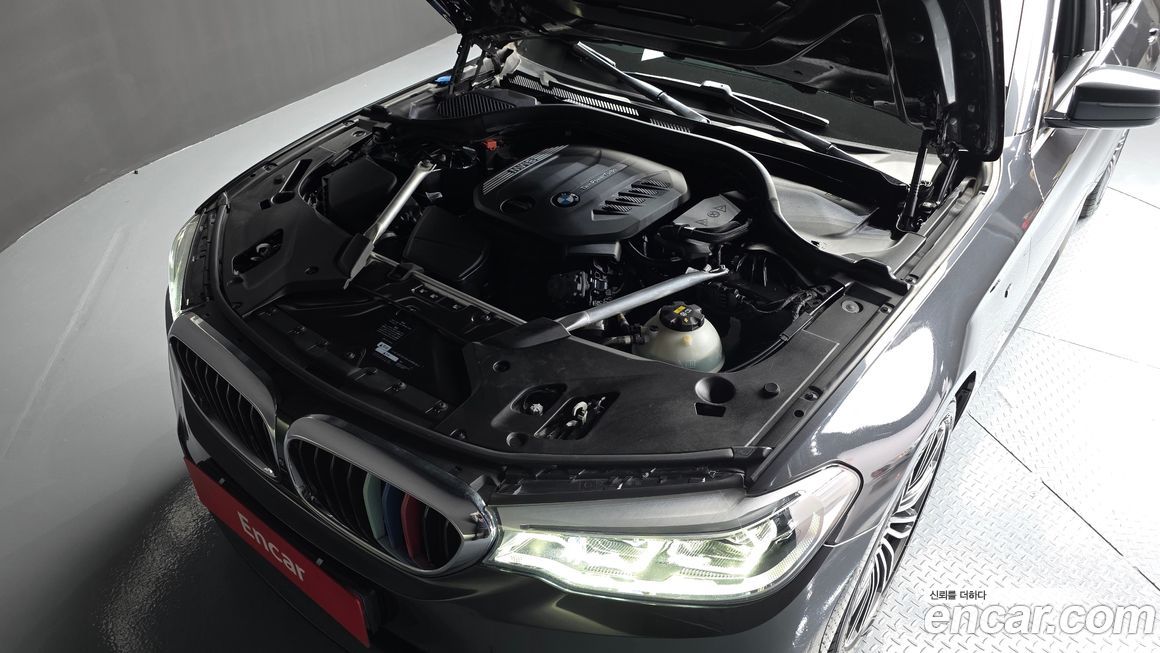 BMW 5-Series 2020