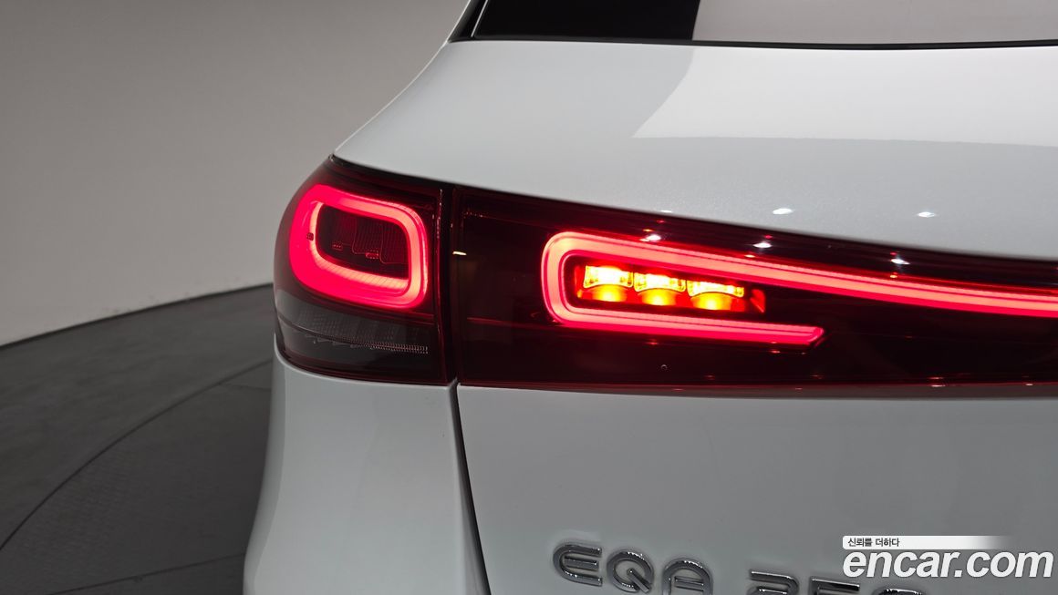 Mercedes-Benz EQA 2022