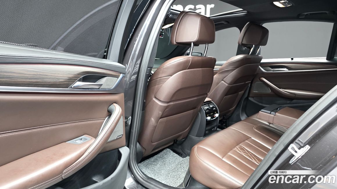 BMW 5-Series 2020