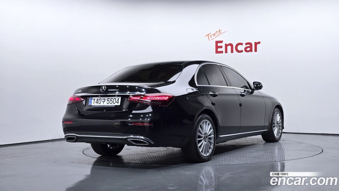 Mercedes-Benz E-Class 2021