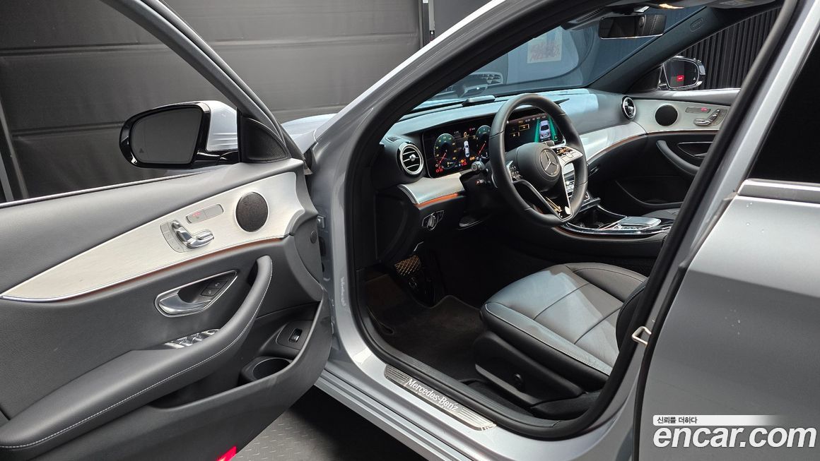 Mercedes-Benz E-Class 2021