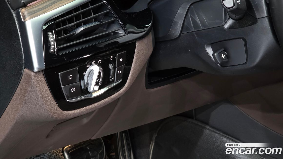 BMW 5-Series 2020