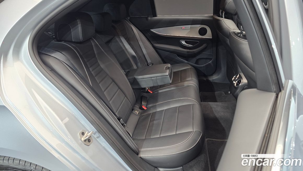 Mercedes-Benz E-Class 2021