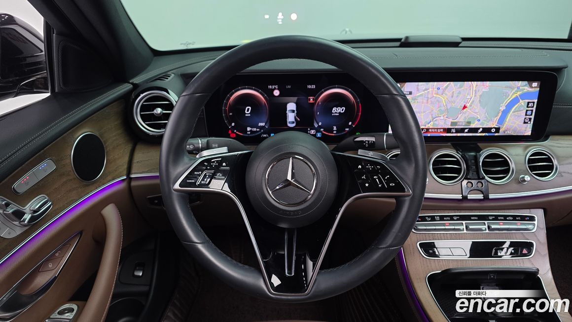 Mercedes-Benz E-Class 2021