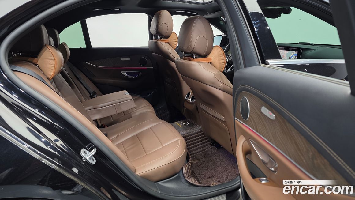 Mercedes-Benz E-Class 2021