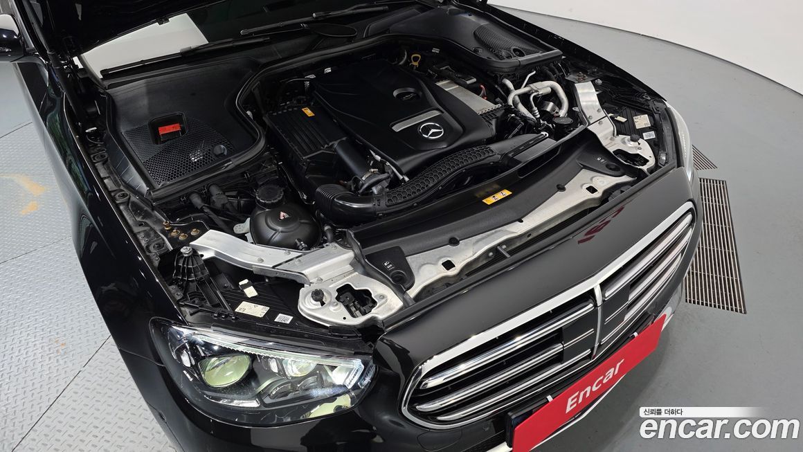 Mercedes-Benz E-Class 2021