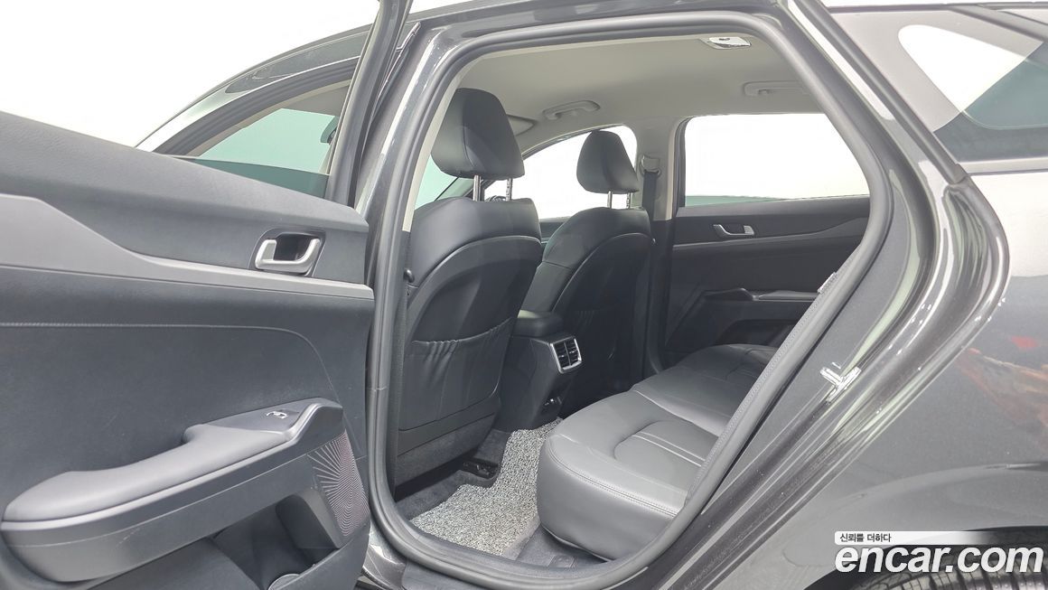 Kia K5 2023