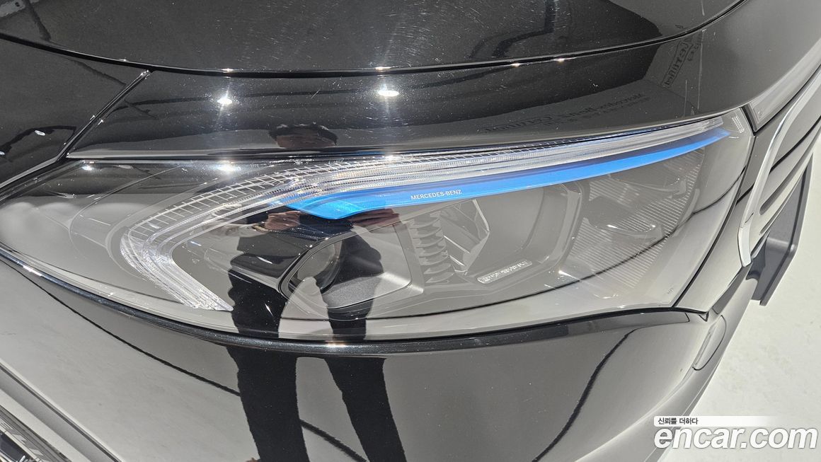 Mercedes-Benz EQB 2023